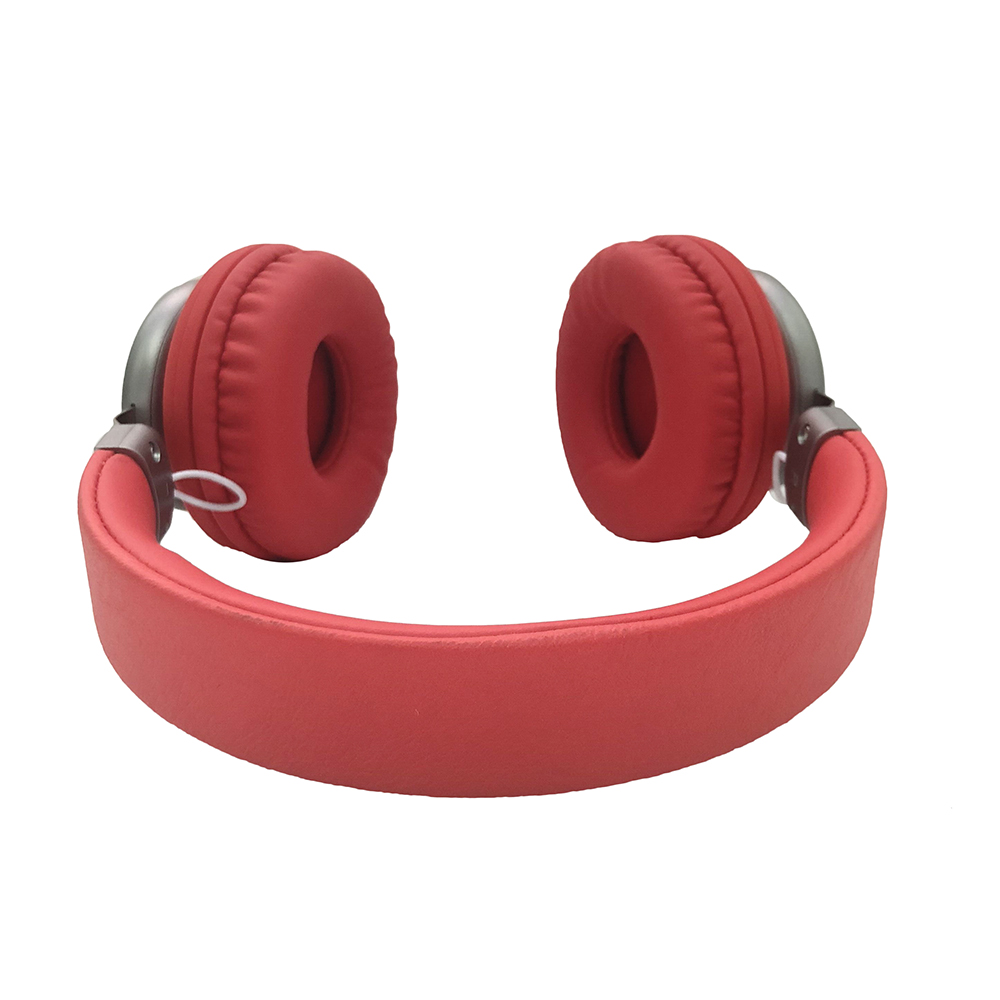 Factory producing metallic rubberized bluetooth headphones