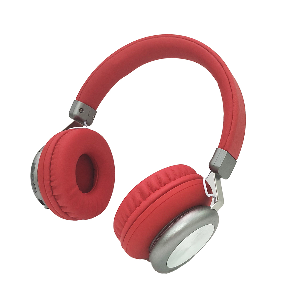 Factory producing metallic rubberized bluetooth headphones