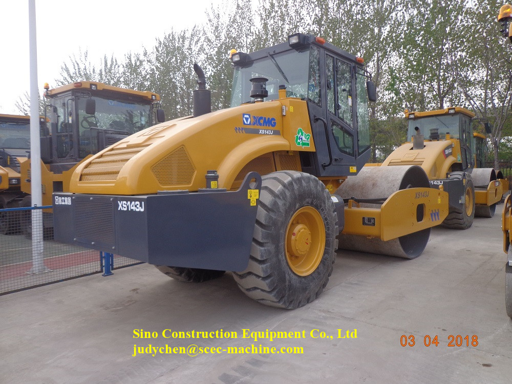 XCMG SingleSteel Compact Road Roller XS143J Working Weight 14000kg