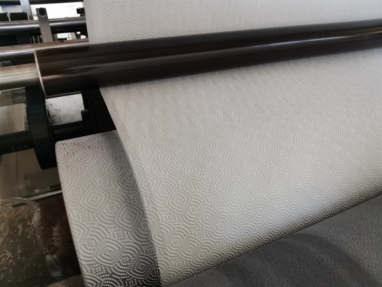 Hot sale top quality embossing rewinding toilet paper roll making machine small toilet paper making machine