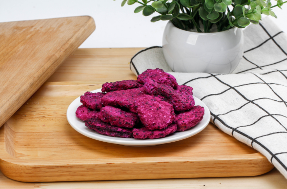 Wholesale crispy Freeze dried fruit Pitaya dragon fruit Vacuum Dehydrated Fruits