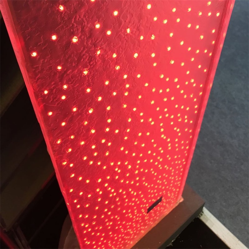 4mm152PVB4mm LED glass with red color