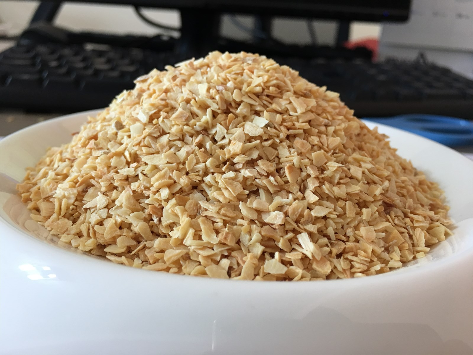 Natural Air Dry Garlic Flakes Dried Garlic Granules Dehydrated Pure White Organic Powder