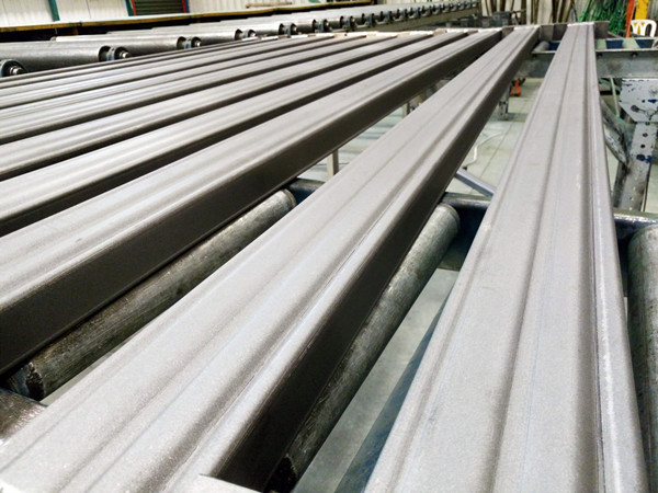 Roller conveyor type shot blasting machine