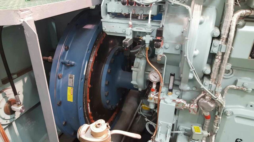 Pneumatic clutch drum brake 12CB350