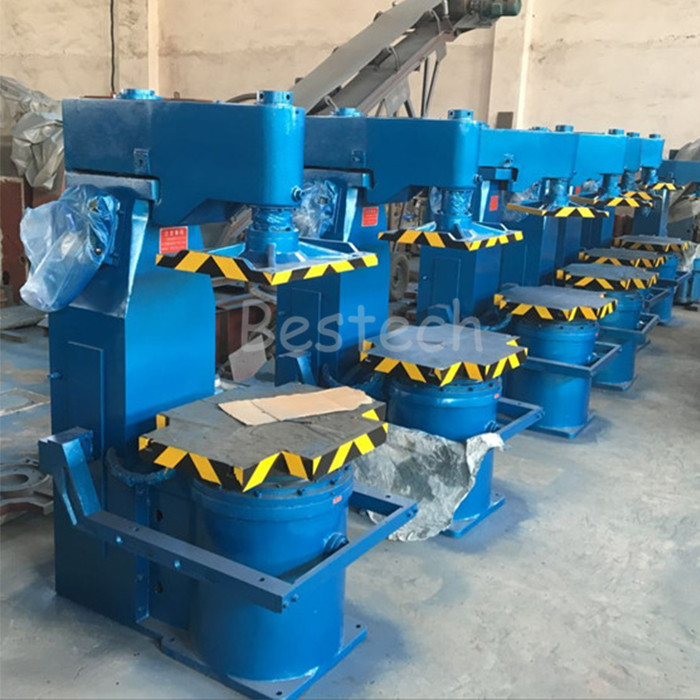 Jolt squeeze green sand molding machine