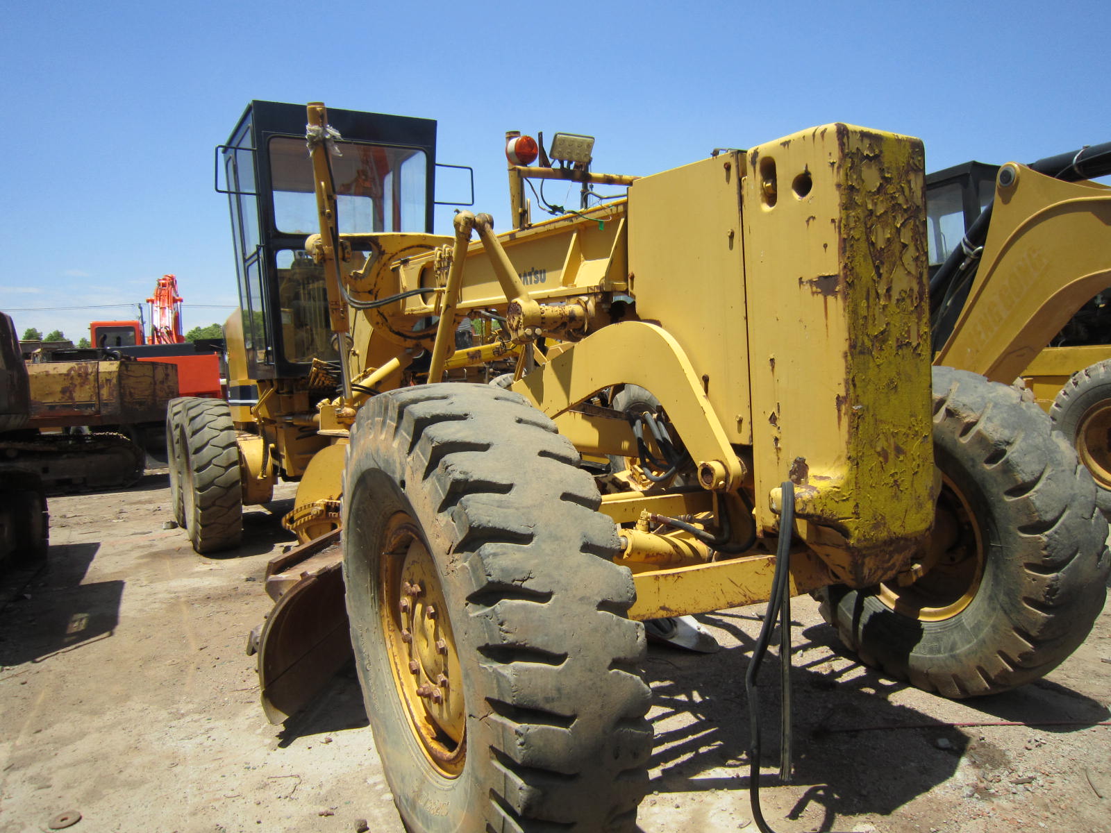 Exellent Used Motor Grader for Sale Used Japan Komatsu Gd623 Motor Road Grader