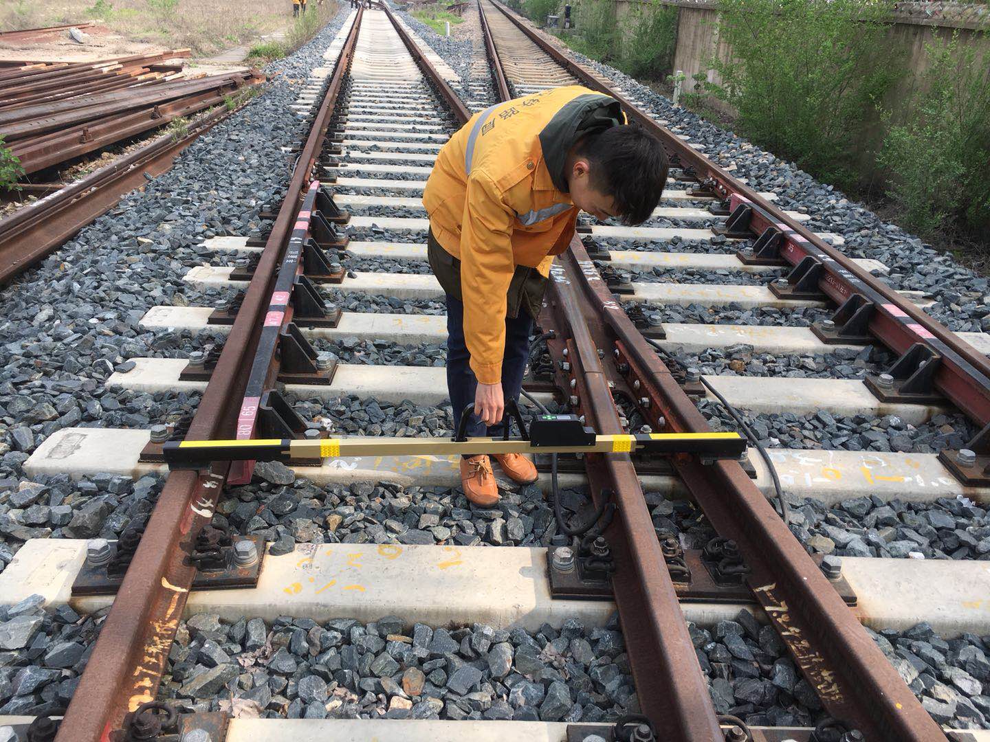 Railway digital track gauge for turnout and switch