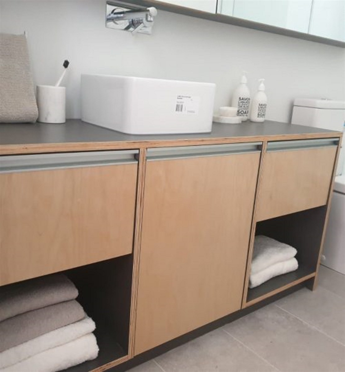 White Modern style bath vanities with sink and tap