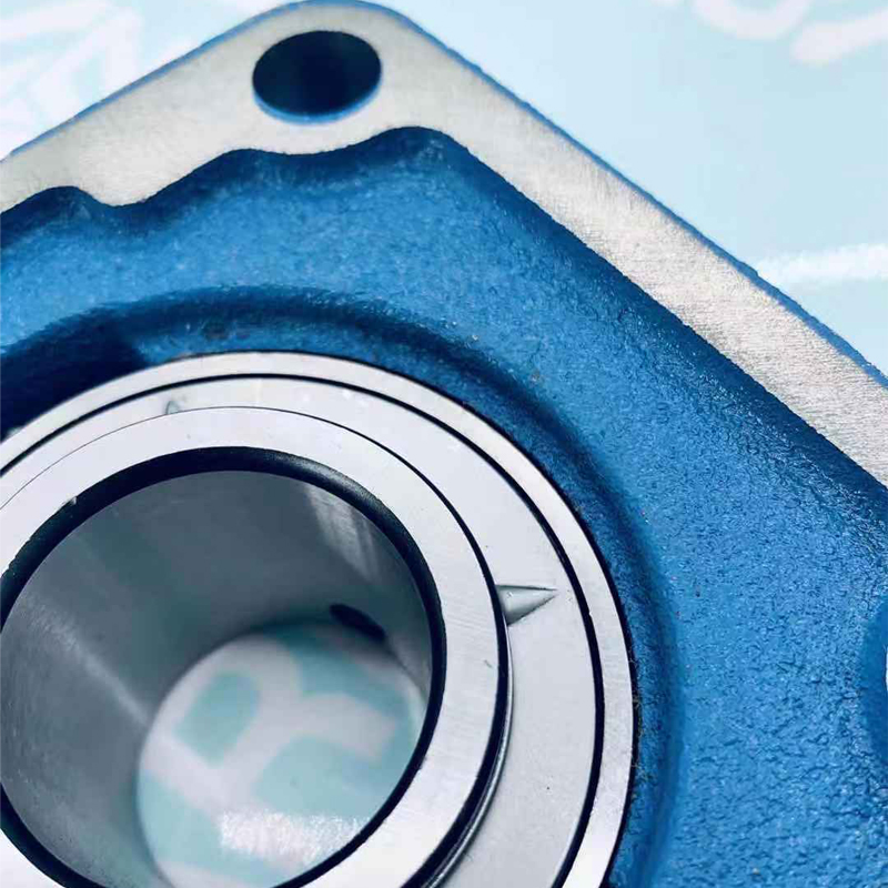 China Factory Hot Sale Cast Iron Ball Flanged Housing Pillow Block Bearing UCF207
