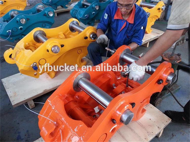 PC30 excavator with Hydraulic Quick Hitch Excavator Tilt Rotator Quick Coupler