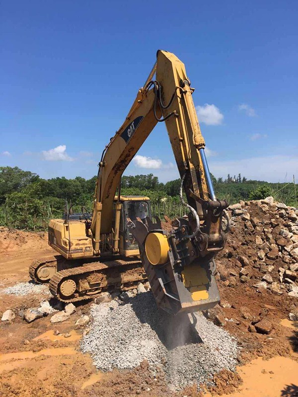 Hot Sale Good Price Excavator Attachments Crusher Bucket for 2035ton Excavator
