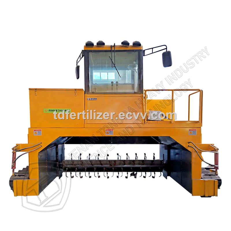 Poultry farm chicken manure waste crawler compost turner machine plant