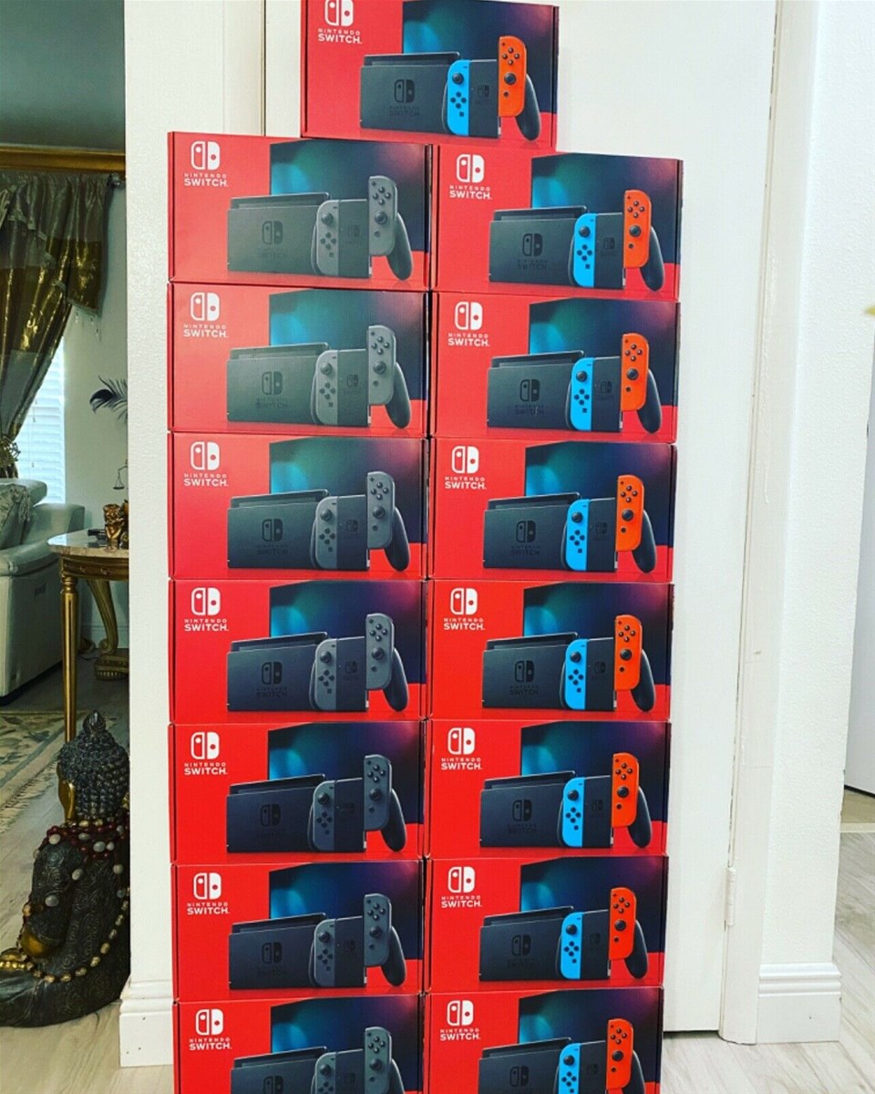 BUY 10 GET 5 FREENintendos Switch 32GB System Bundle Joy Cons 4 Games