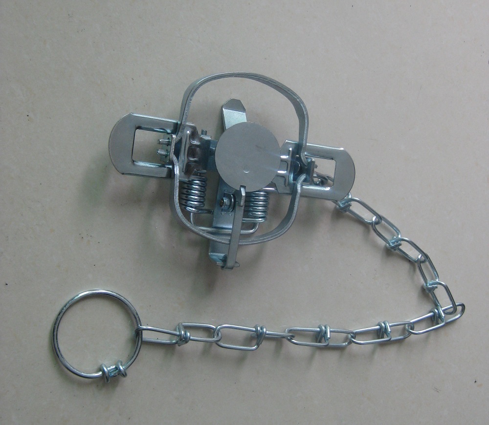 Outdoor Metal Coil Spring Trap for Fox Bobcat Coyote