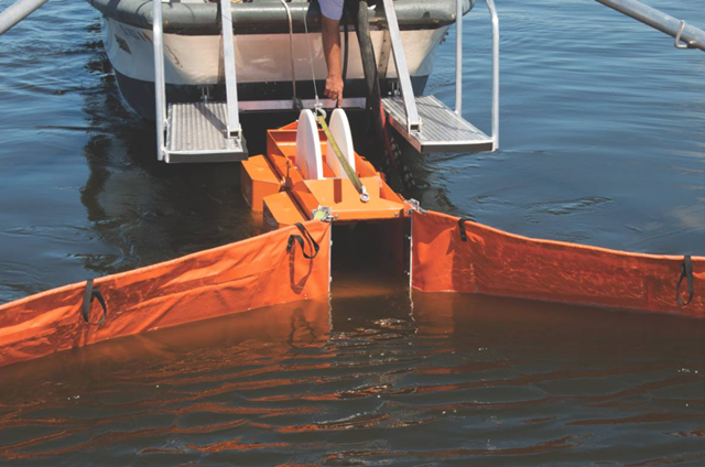 Disc Type Oil Skimmer for recoverying oil spills on ocean rivers