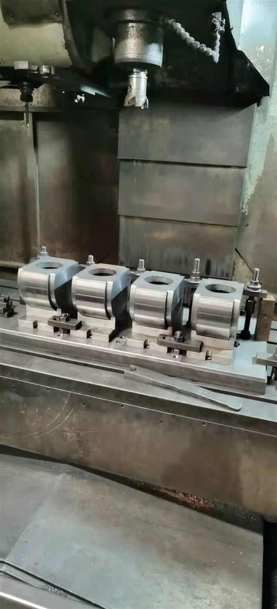 UNIVERSAL DIVIDING HEAD SET with LATHE CHUCK OR without LATHE CHUCK