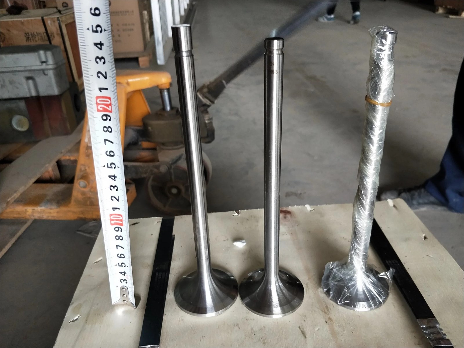 SHENGDONG W12V1900301 intake valve for biogas engines