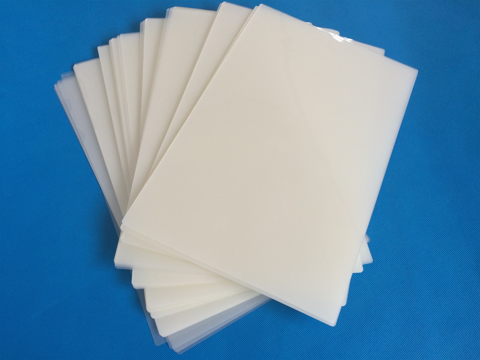 A4 A3 80MIC 125MIC thermal hot PET laminating pouch film lamination pouches sheet laminate laminator roll film suppliers