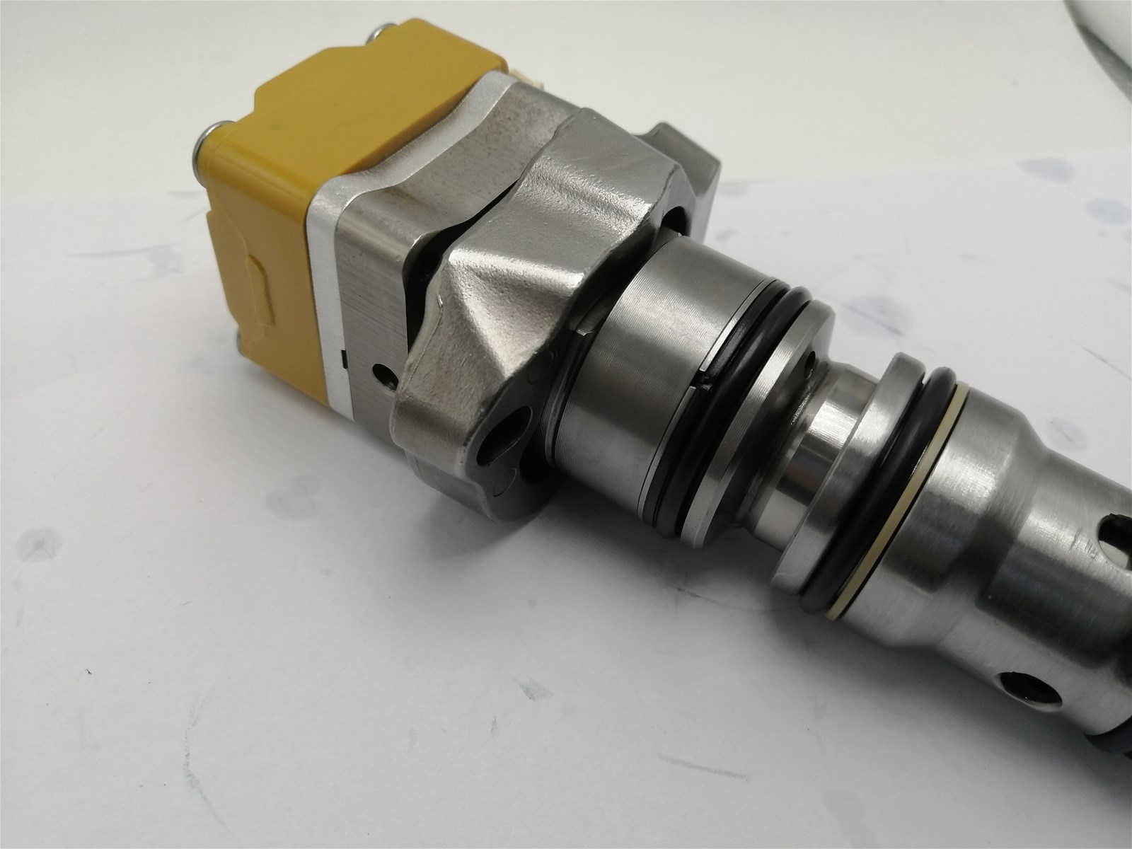 High Quality Fuel Injector 1774752 for CAT953C CAT963C Engine 3126