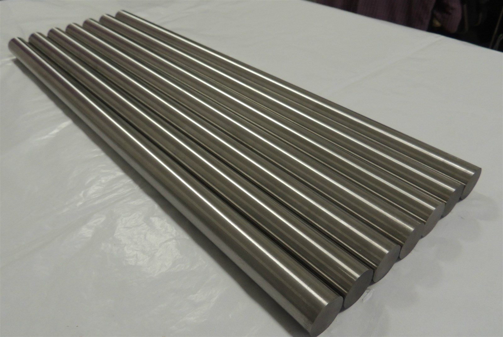 Molybdenum sputtering target 3N5 high purity molybdenum rod