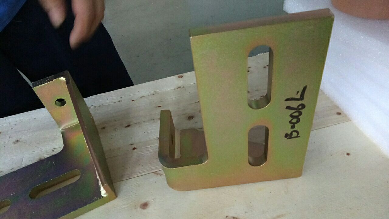 Steel fastener for curtain wall
