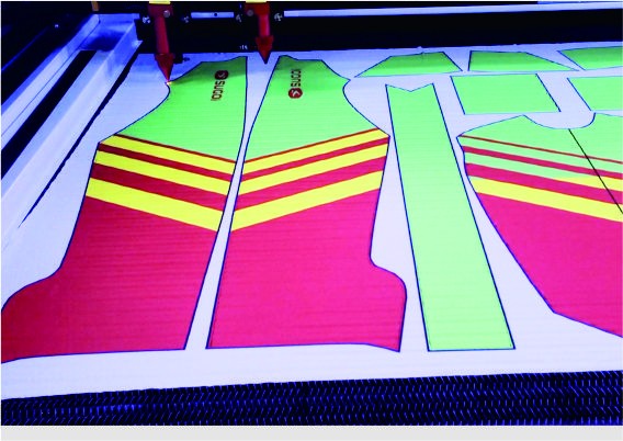 GBOS Super Camera Scanning Laser Cutter Swimwear Sportswear Digital Printing Underwear CO2 1812 Auto Feed Laser Cutting