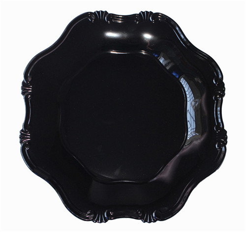 Unique Shaped Plastic Charger Plate with Black Colored