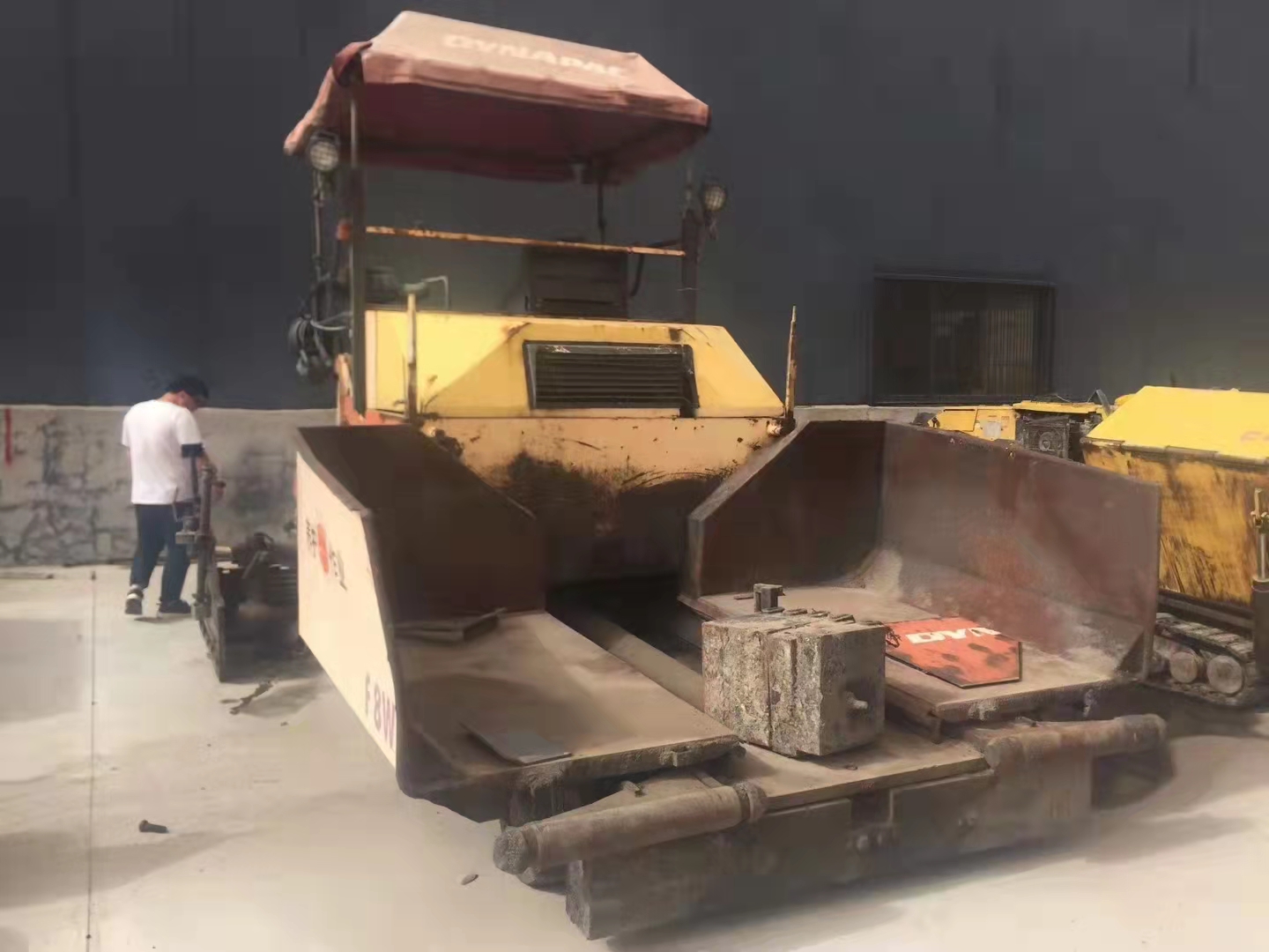 Dynapac classic F8w asphalt paver