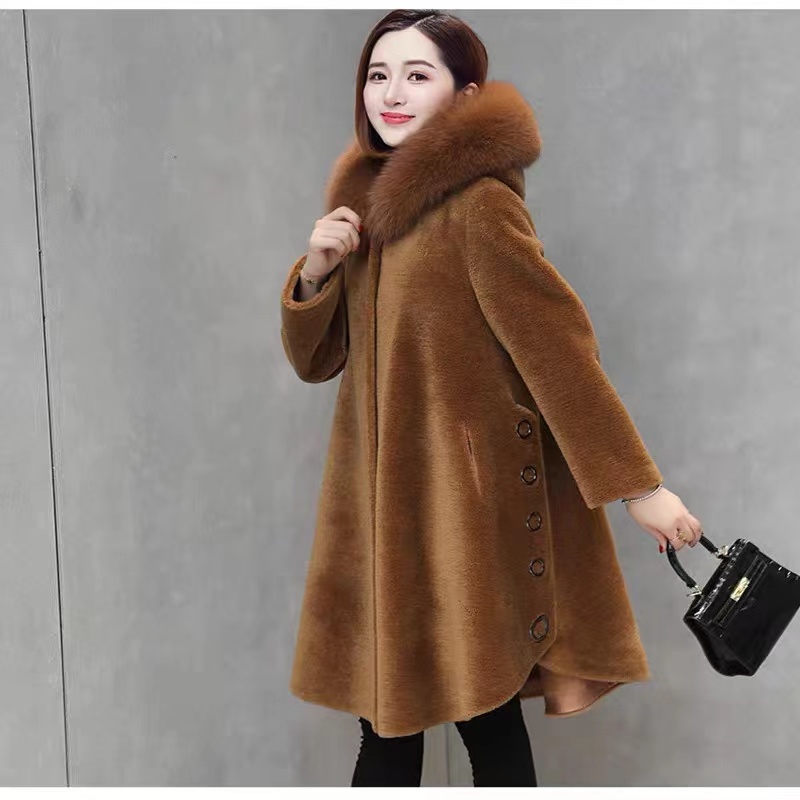 Women Autumn Winter New Warm Sheep Shearling Coats With Hat Female Real Lamb Fur Jackets Ladies Loose Solid Color O