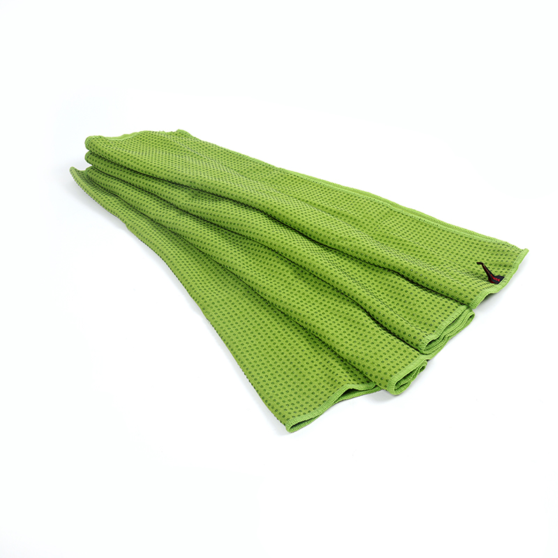 2022 Custom Wholesale Hot Silicone Microfiber Yoga Towel Non slip Yoga Mat Towel
