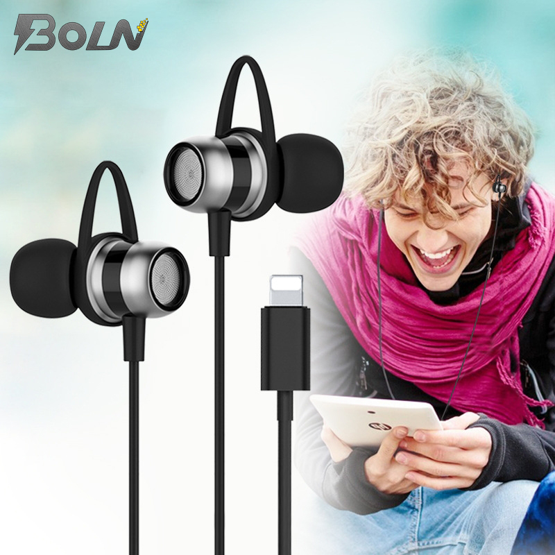 Wired Headphones Sport Stereo Headphones Metal Bass Gaming Earphones with Microphone 35mm