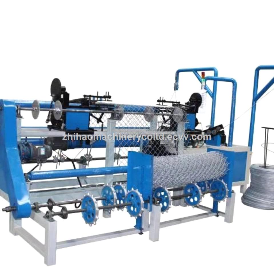 Full automatic chain link fence making machine