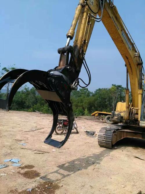 MONDE excavator log grapple in forestry