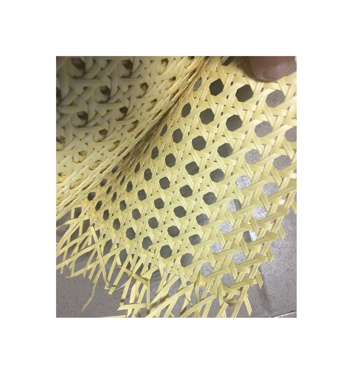 Factory Price Vietnam Plastic Mesh Rattan Cane Webbing Roll Woven Bleached Rattan Webbing Cane High Quality