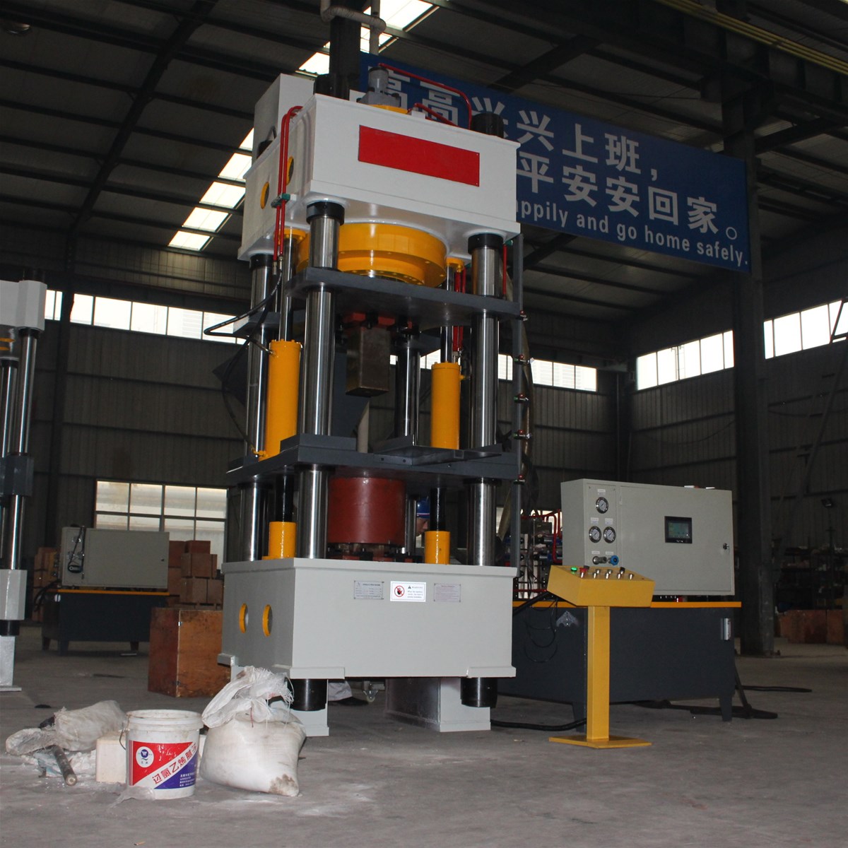 800 Ton Four Column Cheap Animal Licking Salt Block Making Machine Price