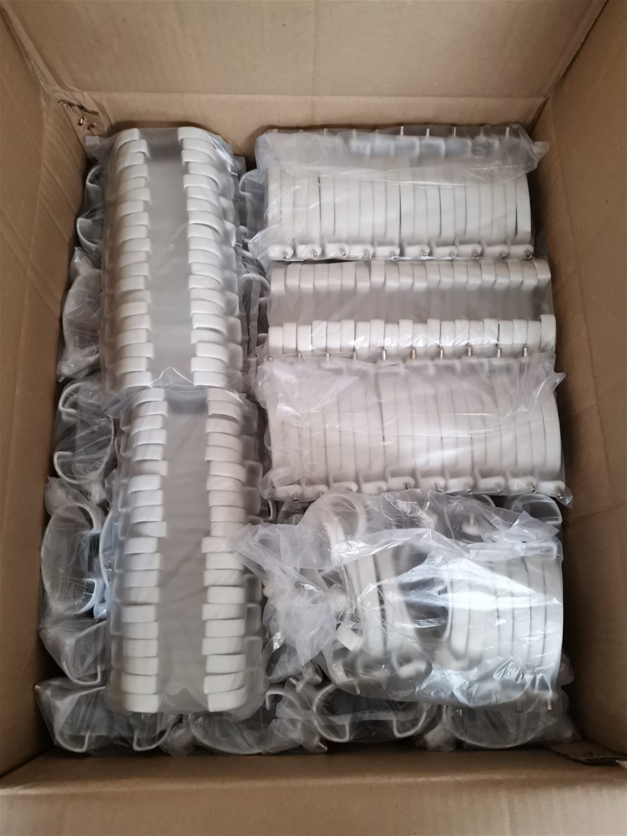 wholesale Retail Rubber Matt White Watch Display Rack Plastic C Ring Watch Holder