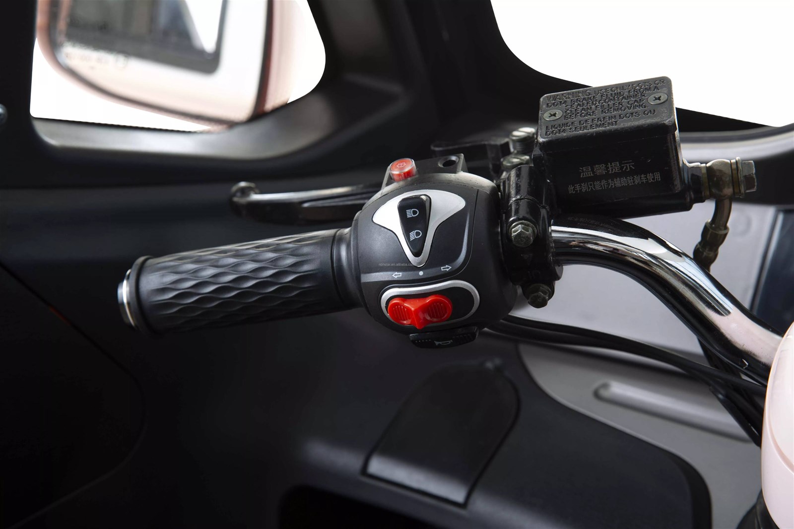 electric tricycle small vehicle large space safe electric scooter 2022 new tricycle for adult FSTV9