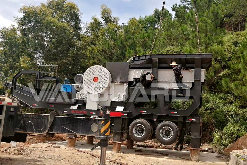 Hot Sale Mobile Aggregate Jaw Crusher Stone Crushing Plant