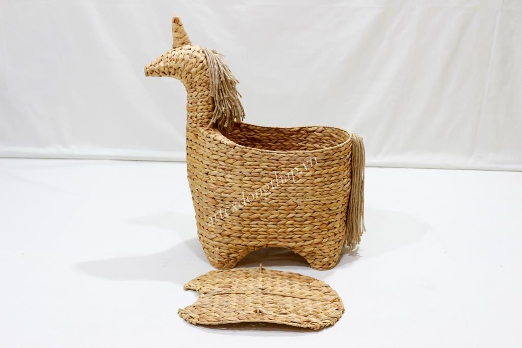 Water Hyacinth Hamper Basket Unicorn Shaped SD10705A1NA