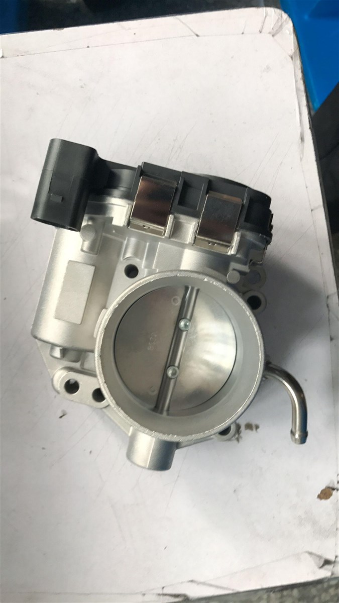 Throttle Body For VW Beetle Jetta 25L 2007 2008 2009 2010 2011 2012 2013 2014