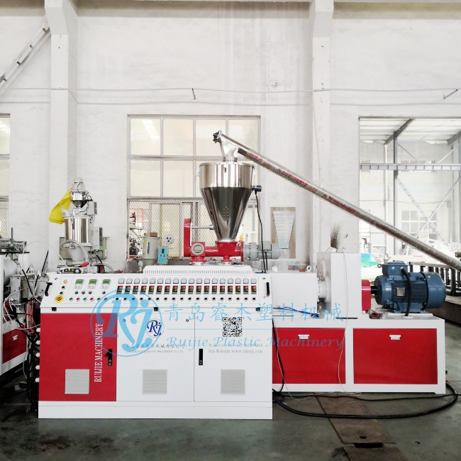 PE WPC Outdoor Deck Board Machine Production Line