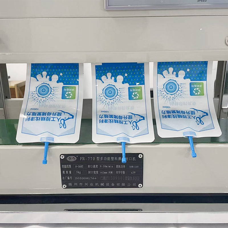 The continuous sealing machine has the printing function the sealing temperature is adjustable the transmission functi