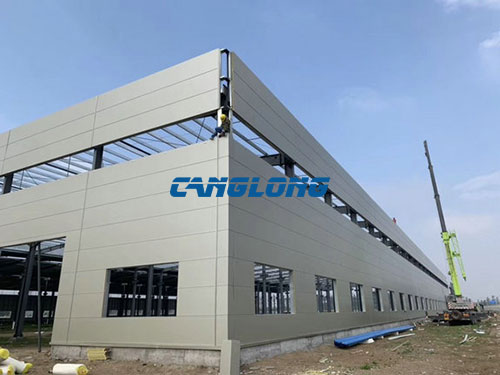 Prefabricated Steel Structure Metal Frame with Crane Low Cost Workshop Construction Building