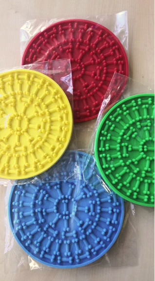 round pet lick pad food grade silicone material antislip sucking back design great for indoor and outdoor use