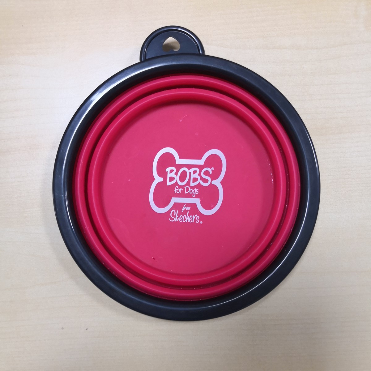 retractable silicone pet bowel vivid colors available small moq of 1K with customized branding and packing service