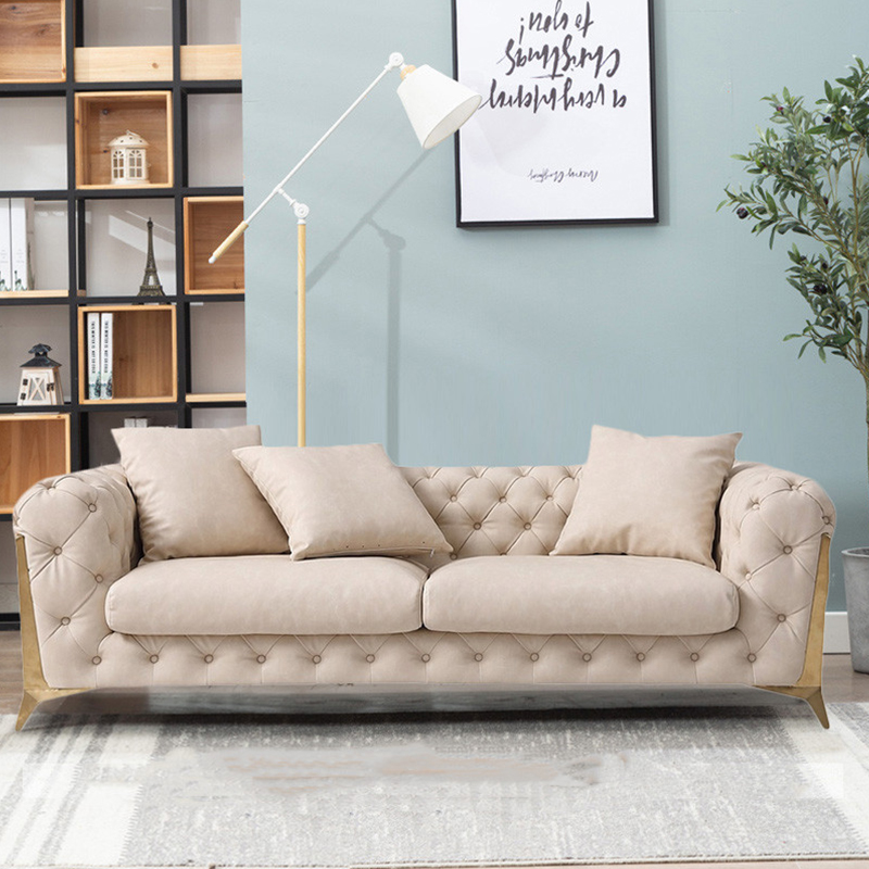 Chesterfield sofa seats are filled with plant fibres for comfort strength and support