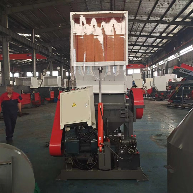 Machine For Crushing Wood in China