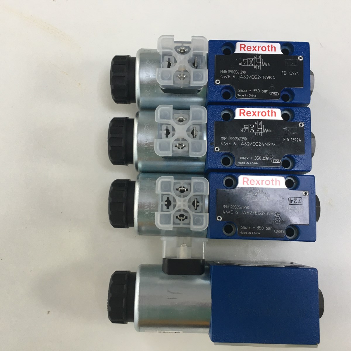 Rexroth hydraulic directional short tube valve R900561290 4WE6JA6XEG24N9K4 in stock