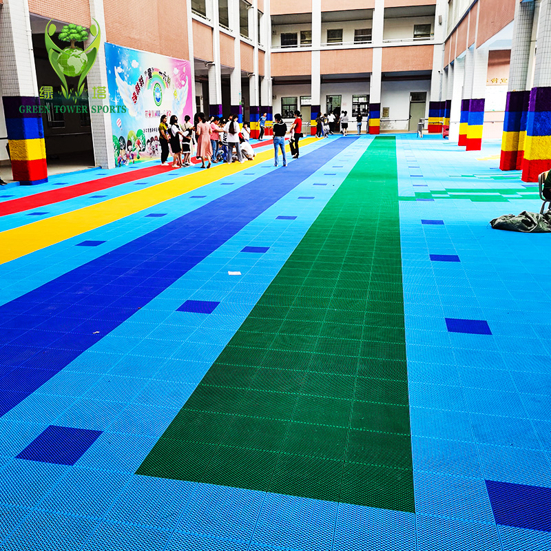 Easytoassemble plastic basketball floor playground